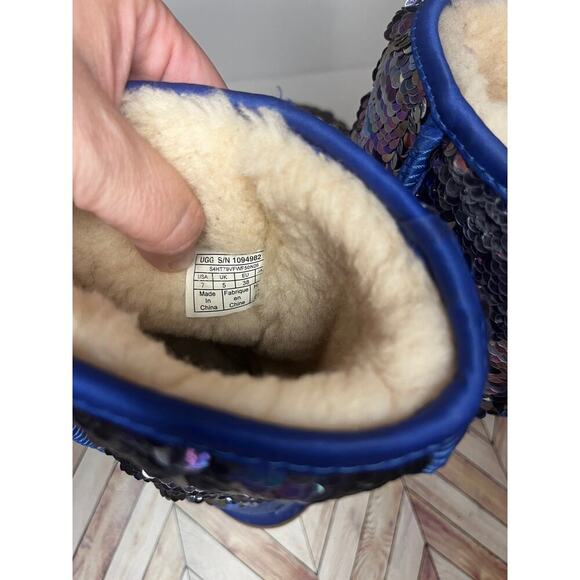 UGG Classic Short Sequin Winter Boots with Plush Wool Lining Blue Women's Size 7 - Picture 9 of 13